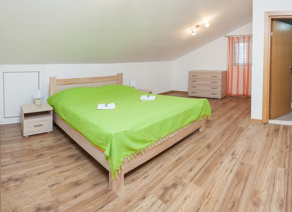Apartments Viktoria Tivat Bagian luar foto