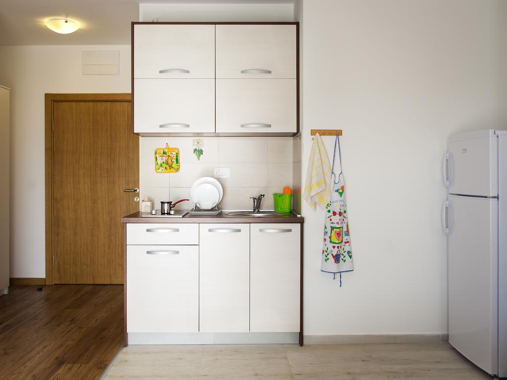 Apartments Viktoria Tivat Bagian luar foto