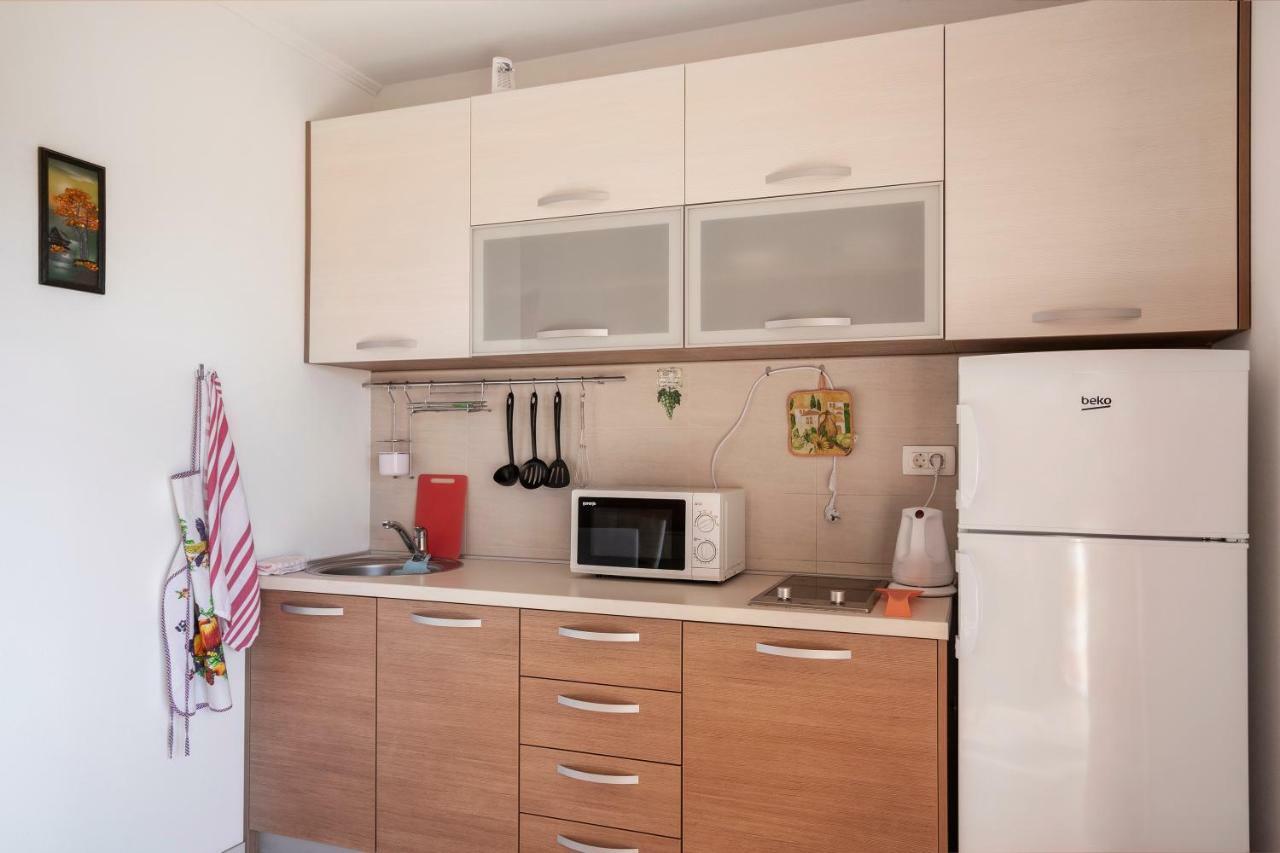 Apartments Viktoria Tivat Bagian luar foto